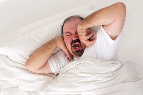 Dormir pouco engorda?